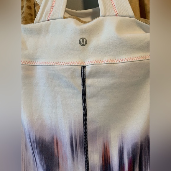 Lululemon Scoop Me Up White Deep Indigo Mirage Tank Sz 6 NWOT - Picture 10 of 12